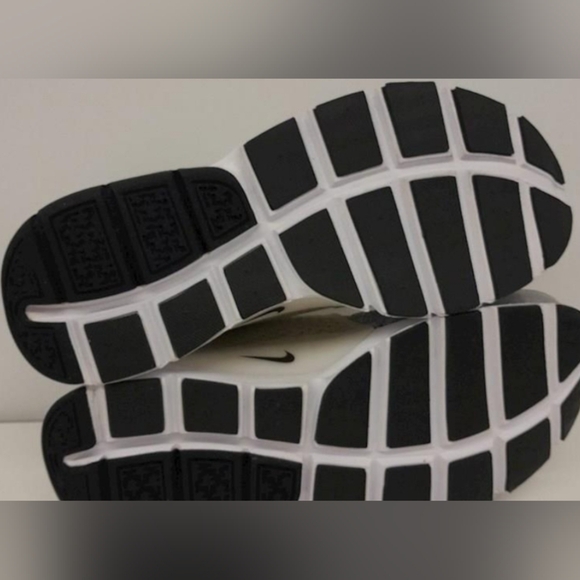 Nike Sock Dart “ Grey” Sneakers Size 9 NWOT MSRP $130 - Picture 7 of 9